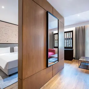 Radisson Red Hotel
